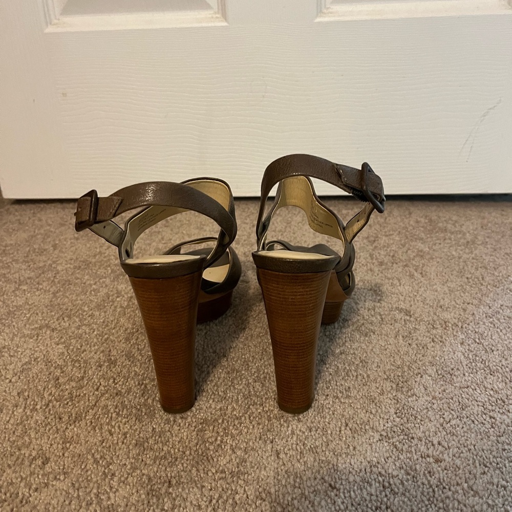 Talbots high heeled sandals - Picture 2 of 4